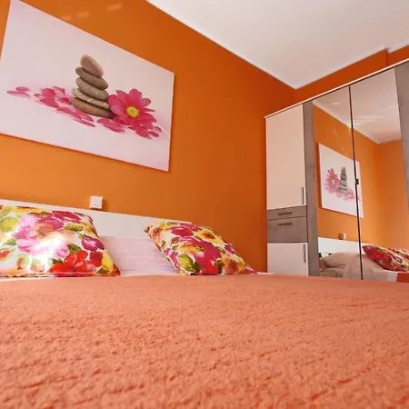 Apartment Rino****, 58M², 170M From The Beach Rijeka Exterior photo