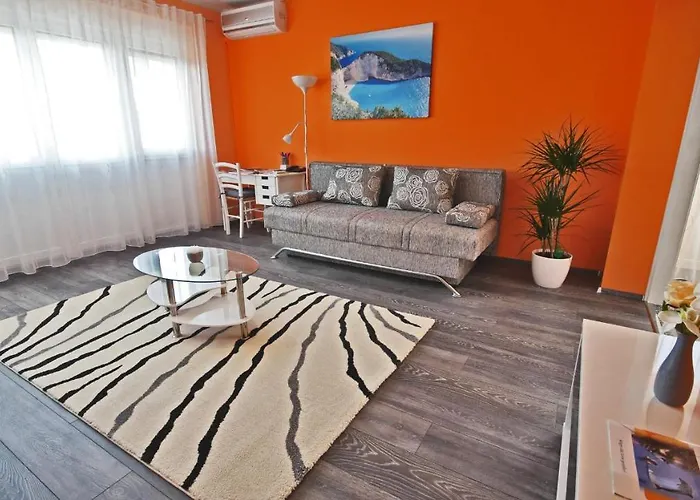 Apartment Rino****, 58M², 170M From The Beach