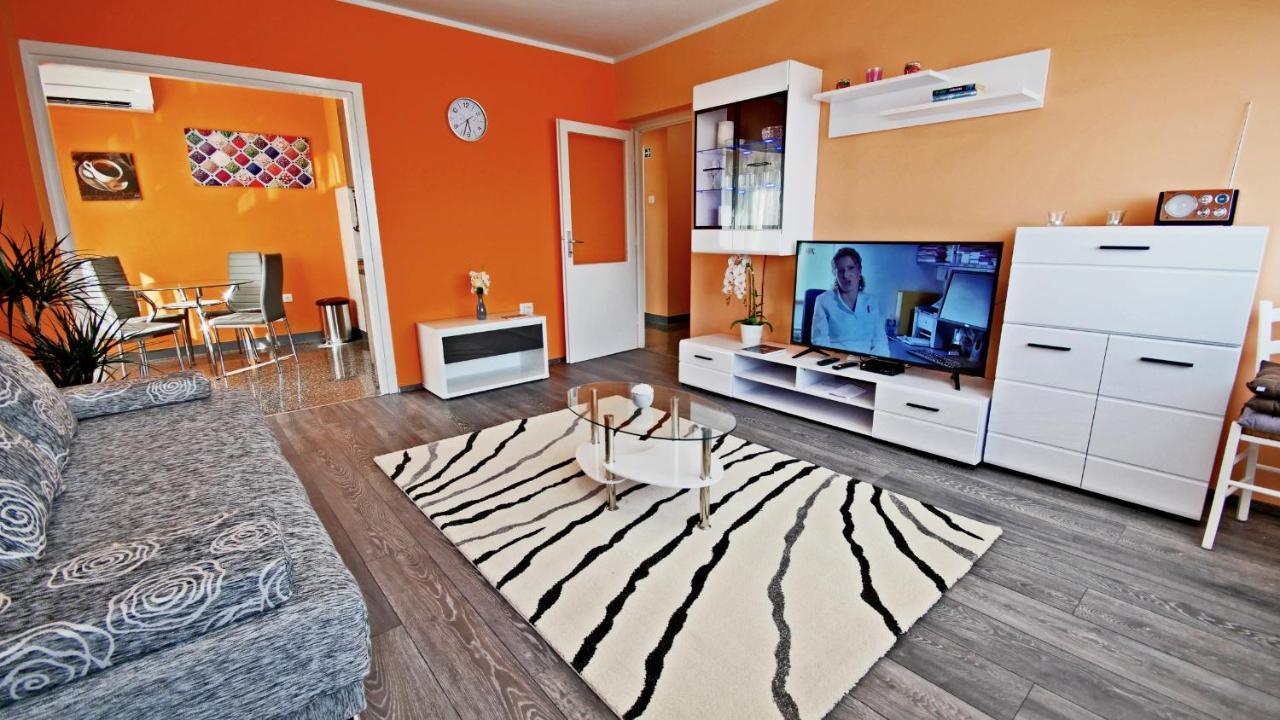 Rino****, 58m², 170m From The Apartment Rijeka