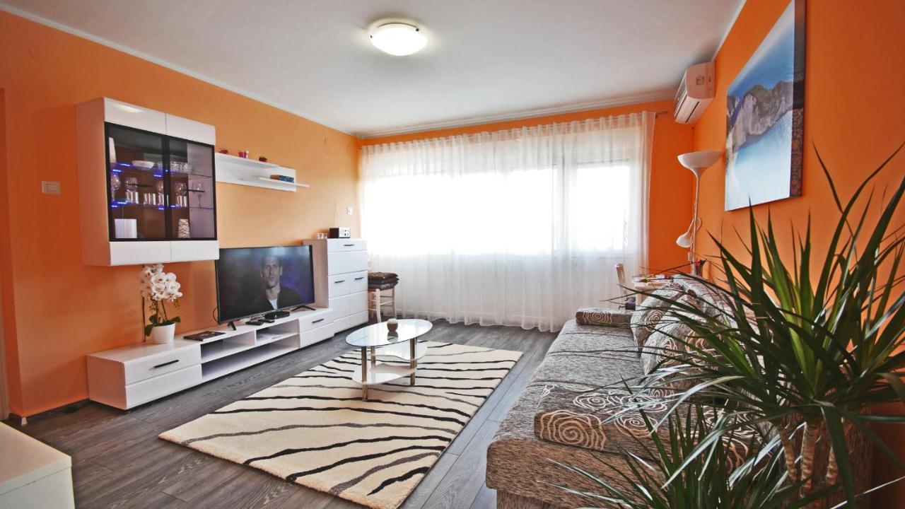 Rino****, 58m², 170m From The Apartment