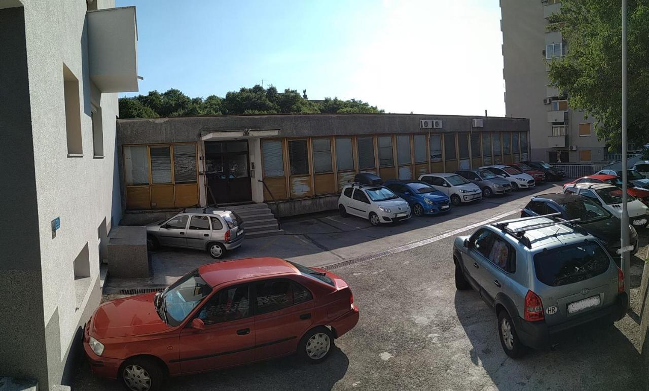 Rino****, 58m², 170m From The Apartma *