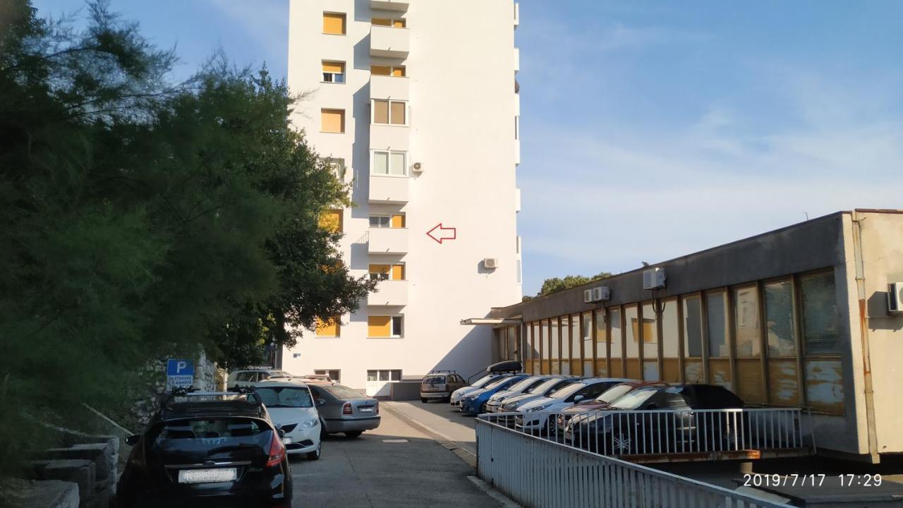 Rino****, 58m², 170m From The Apartment