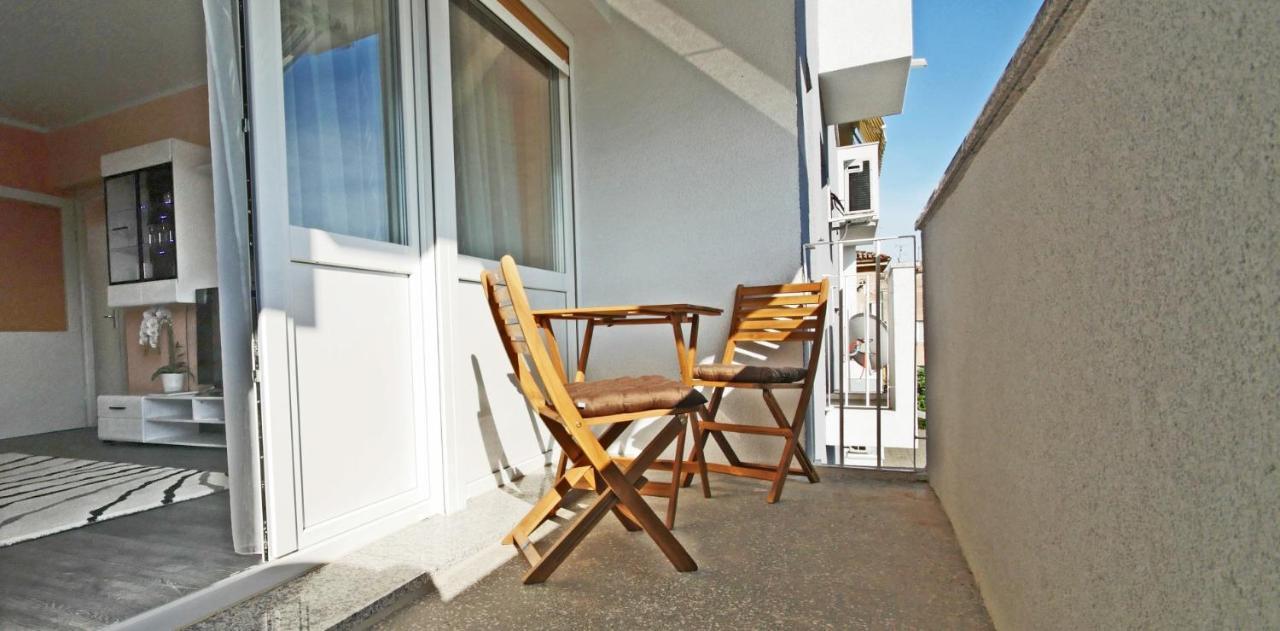 Rino****, 58m², 170m From The Apartment *