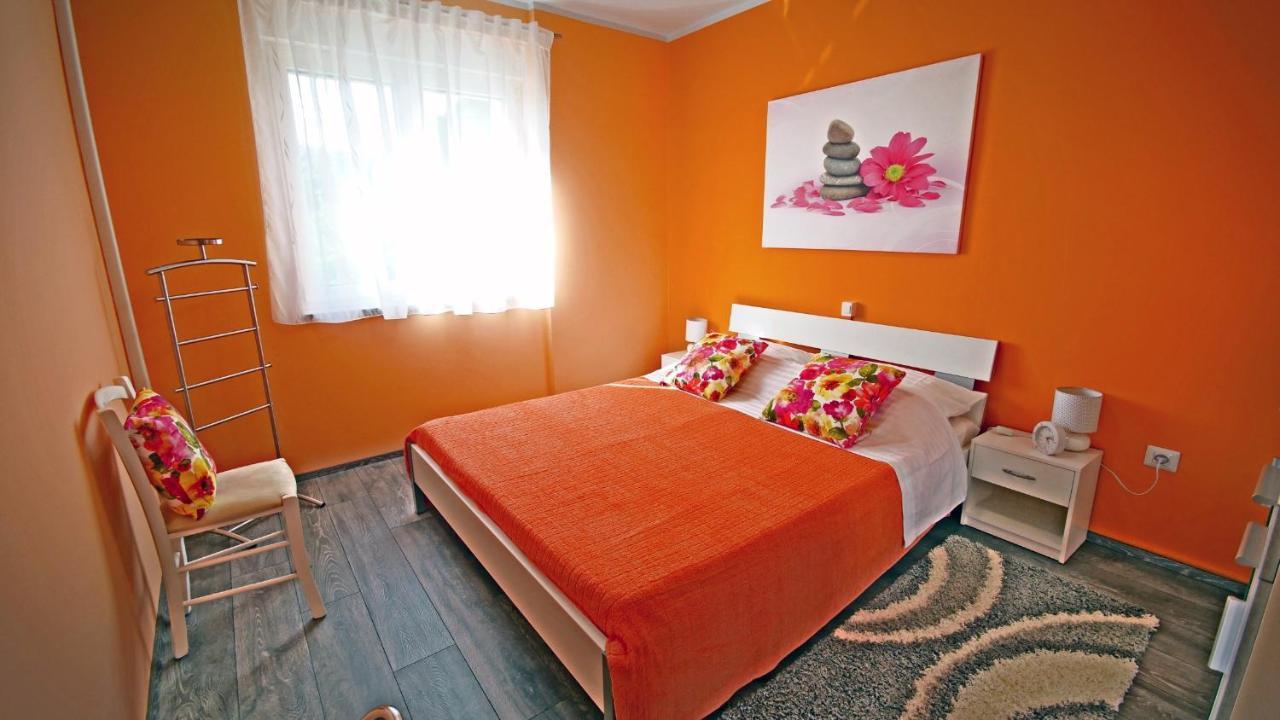Rino****, 58m², 170m From The Apartment *